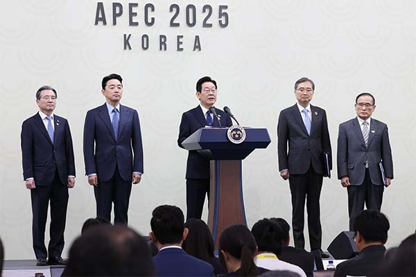 Lee enthüllt APEC Gyeongju-Erklärung bei Pressekonferenz