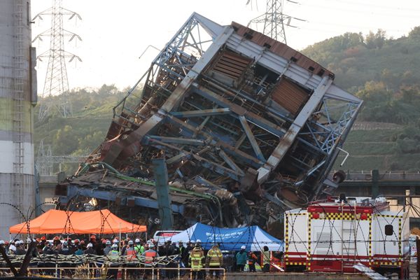 Suche nach Vermissten beim Einsturz des Ulsan-Kesselturms geht den fünften Tag in Folge weiter