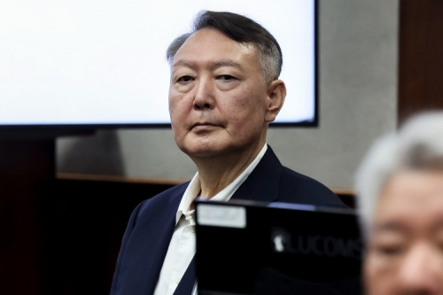 Sonderermittler befragt Ex-Präsident Yoon im Internierungslager