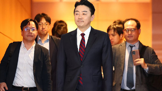 Der Stabschef des Präsidenten übergibt Brief von Lee an den Präsidenten der VAE