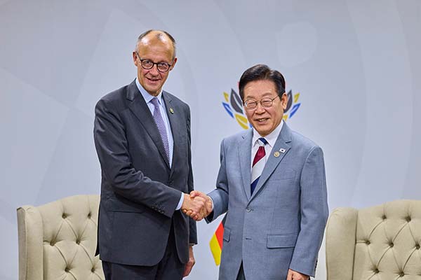 Lee bittet Bundeskanzler Merz um Einblicke in die Wiedervereinigung Deutschlands