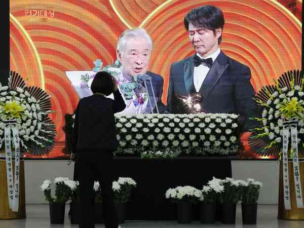 KBS sendet Sondersendung zum Gedenken an den verstorbenen Schauspieler Lee Soon-jae
