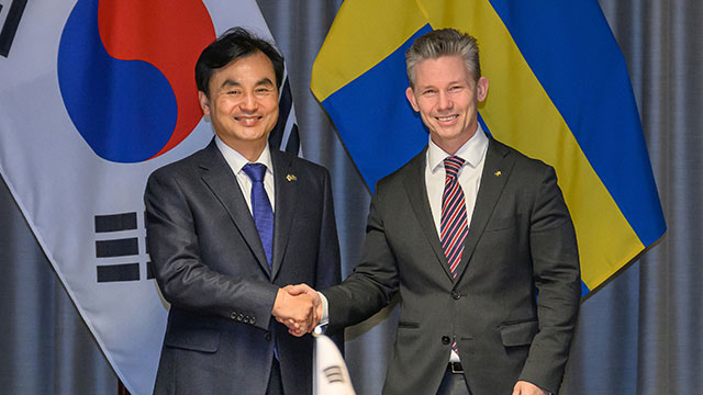 Die Verteidigungschefs Südkoreas und Schwedens diskutieren über Verteidigung und Rüstungskooperation