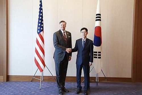 Vize-Außenminister besucht USA zu Folgetreffen zu Sicherheits- und Handelsabkommen