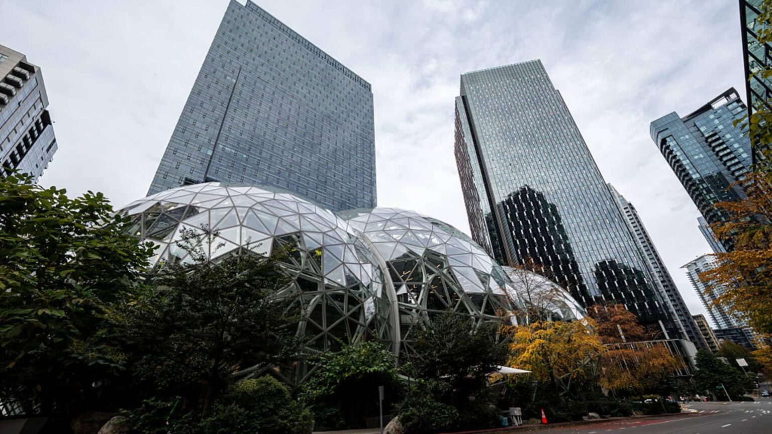 Amazon hat im Rahmen einer Rekordentlassung mehr als 1.800 Ingenieure entlassen, obwohl das Unternehmen angibt, schneller innovativ sein zu müssen Amazon hat im Rahmen einer Rekordentlassung mehr als 1.800 Ingenieure entlassen, obwohl das Unternehmen angibt, schneller innovativ sein zu müssen