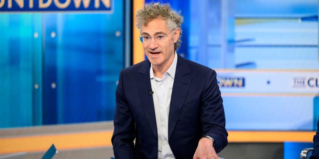 Der CEO von Palantir kritisiert „parasitäre“ Kritiker, die die Technologie als Überwachungsinstrument bezeichnen: „Patriotismus ist nicht nur richtig, Patriotismus wird Sie reich machen“ Der CEO von Palantir kritisiert „parasitäre“ Kritiker, die die Technologie als Überwachungsinstrument bezeichnen: „Patriotismus ist nicht nur richtig, Patriotismus wird Sie reich machen“