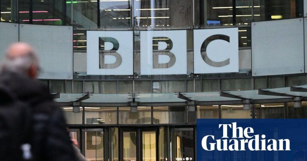 Die BBC entschuldigt sich beim Präsidenten für die redigierte Rede, lehnt jedoch Schadensersatzanspruch ab: „Wir sind überhaupt nicht der Meinung, dass es eine Grundlage für einen Verleumdungsanspruch gibt“, heißt es in der Erklärung, in der sie „aufrichtiges Bedauern“ über die Panorama-Episode zum Ausdruck bringt Die BBC entschuldigt sich beim Präsidenten für die redigierte Rede, lehnt jedoch Schadensersatzanspruch ab: „Wir sind überhaupt nicht der Meinung, dass es eine Grundlage für einen Verleumdungsanspruch gibt“, heißt es in der Erklärung, in der sie „aufrichtiges Bedauern“ über die Panorama-Episode zum Ausdruck bringt