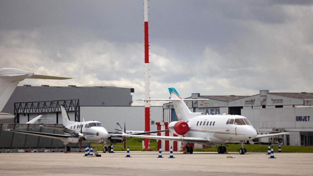 Flugsteuer: Koalition droht Streit um Luxusflugsteuer