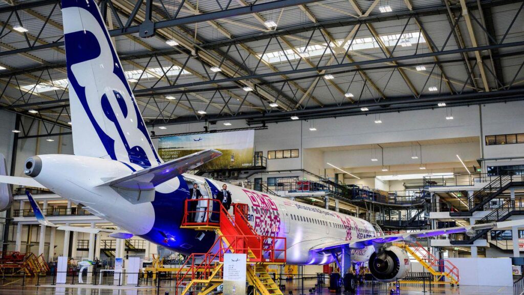 Mehr als 100 neue Maschinen: Airbus erhält Großauftrag aus den Emiraten Mehr als 100 neue Maschinen: Airbus erhält Großauftrag aus den Emiraten