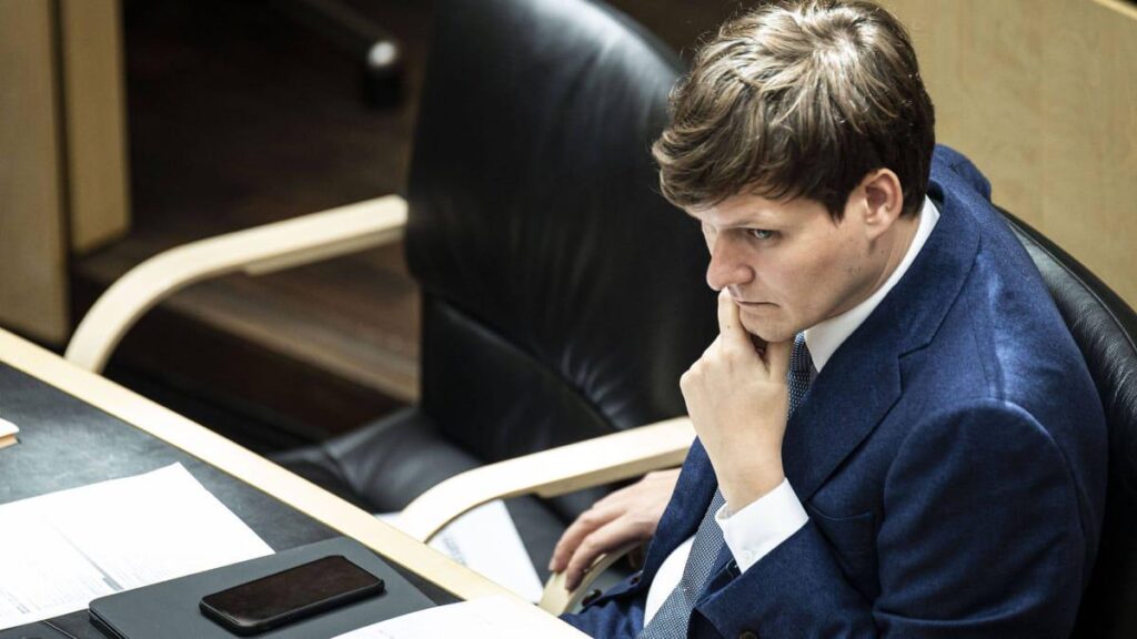 "Kraftfahrzeugrennen": Sachsens Kultusminister droht Gerichtsverfahren wegen Raserei