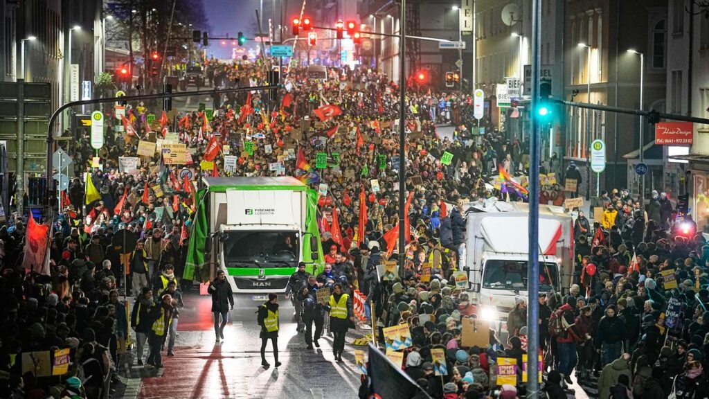 Proteste gegen neue AfD-Jugend: Demonstrierende blockieren Straßen in Gießen