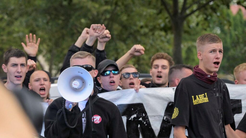 Schwerpunkt im Osten: Neonazi-Jugendgruppen stören immer häufiger Christopher Street Days