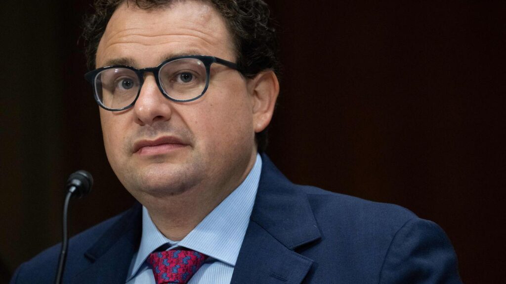 Anthropic-CEO soll zur chinesischen KI-Cyberattacke aussagen | „Zum ersten Mal sehen wir, wie ein ausländischer Gegner eine kommerzielle KI einsetzt, um nahezu eine vollständige Cyberoperation mit minimalem menschlichen Eingriff durchzuführen. Das sollte jede Bundesbehörde und jeden Sektor kritischer Infrastruktur betreffen.“ Anthropic-CEO soll zur chinesischen KI-Cyberattacke aussagen | „Zum ersten Mal sehen wir, wie ein ausländischer Gegner eine kommerzielle KI einsetzt, um nahezu eine vollständige Cyberoperation mit minimalem menschlichen Eingriff durchzuführen. Das sollte jede Bundesbehörde und jeden Sektor kritischer Infrastruktur betreffen.“