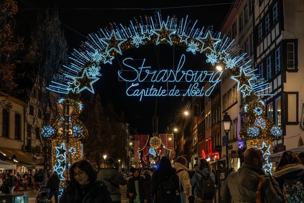 Schusswaffe und Munition unweit des Straßburger Weihnachtsmarkts entdeckt