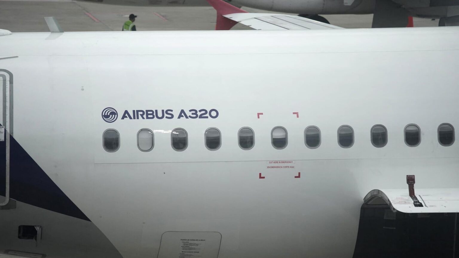 Ein Rückruf des Airbus A320 stört den weltweiten Reiseverkehr nach einer Panne im Zusammenhang mit Sonneneruptionen