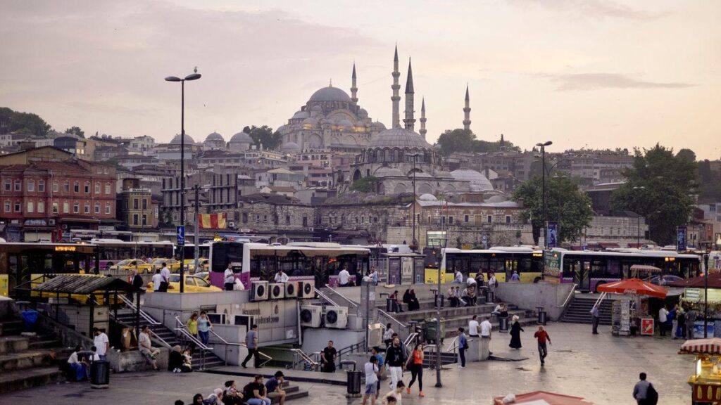 (S+) Tod in Istanbul: Verstorbene Hamburger Familie war offenbar einer Chemikalie im Hotel ausgesetzt (S+) Tod in Istanbul: Verstorbene Hamburger Familie war offenbar einer Chemikalie im Hotel ausgesetzt