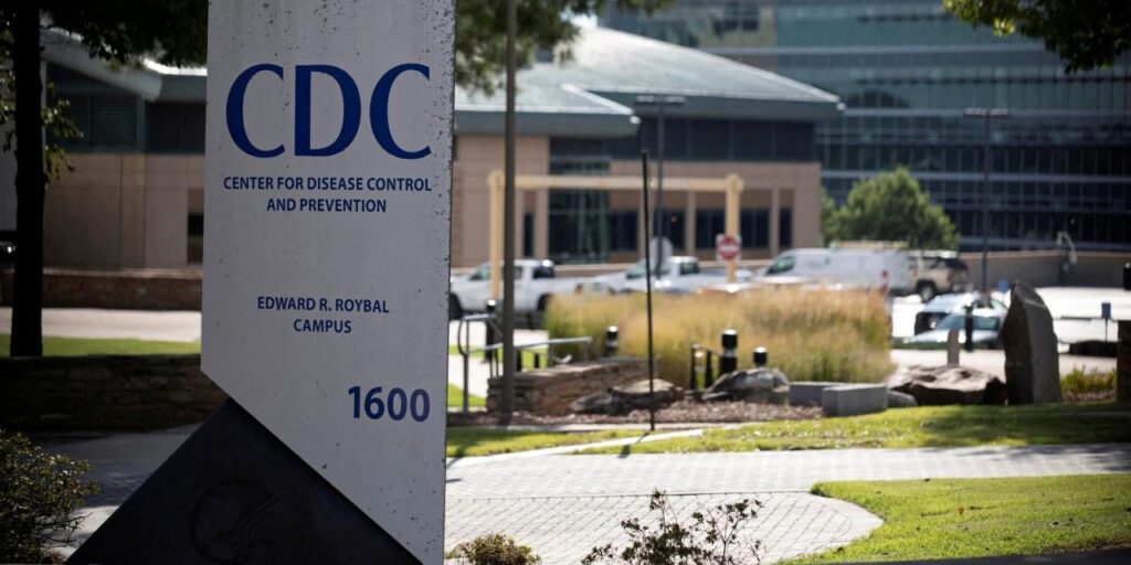 CDC ändert Webseite, um zu sagen, dass Impfstoffe Autismus verursachen können, und überarbeitet die bisherige Sprache CDC ändert Webseite, um zu sagen, dass Impfstoffe Autismus verursachen können, und überarbeitet die bisherige Sprache