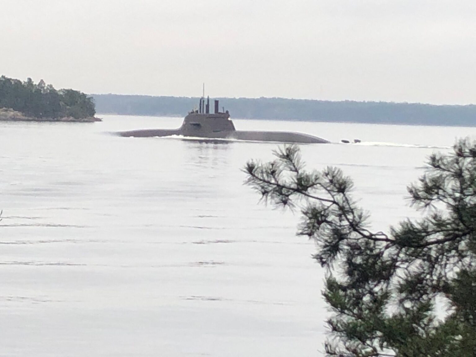 Das deutsche U-Boot FGS U35 gestern in Saxarfjärden auf dem Weg nach Stockholm. Wenn Sie einen Blick darauf werfen möchten, ist es noch bis Montag im Stadsgården.