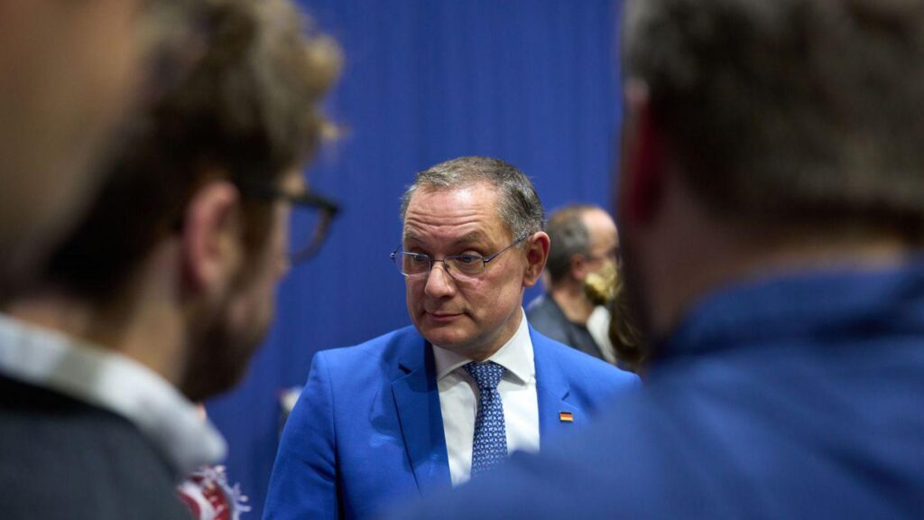 Auftritt von AfD-Redner erinnert an Hitler – Parteispitze reagiert