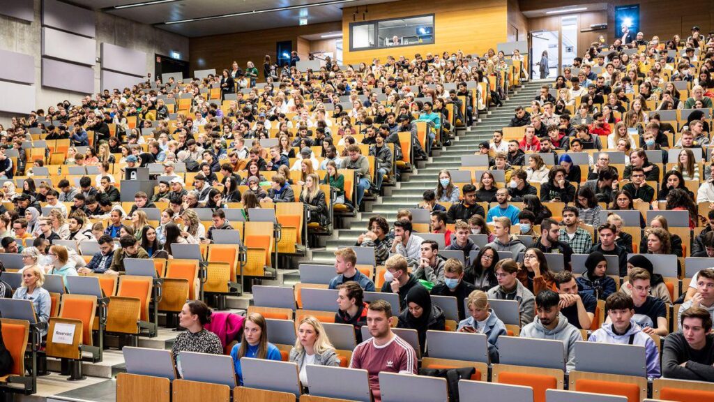 Studium: Zahl der Studierenden steigt auf fast 2,9 Millionen