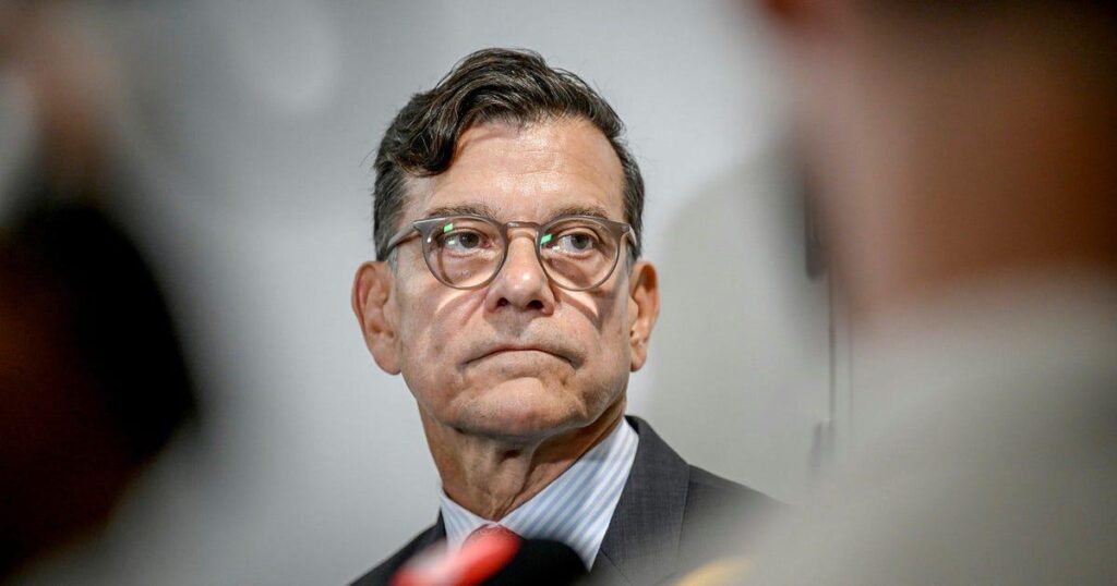 Peter Wolodarski: So widersetzte sich die Regierung der DN-Überprüfung – bis Simon anfing, Fragen zu stellen