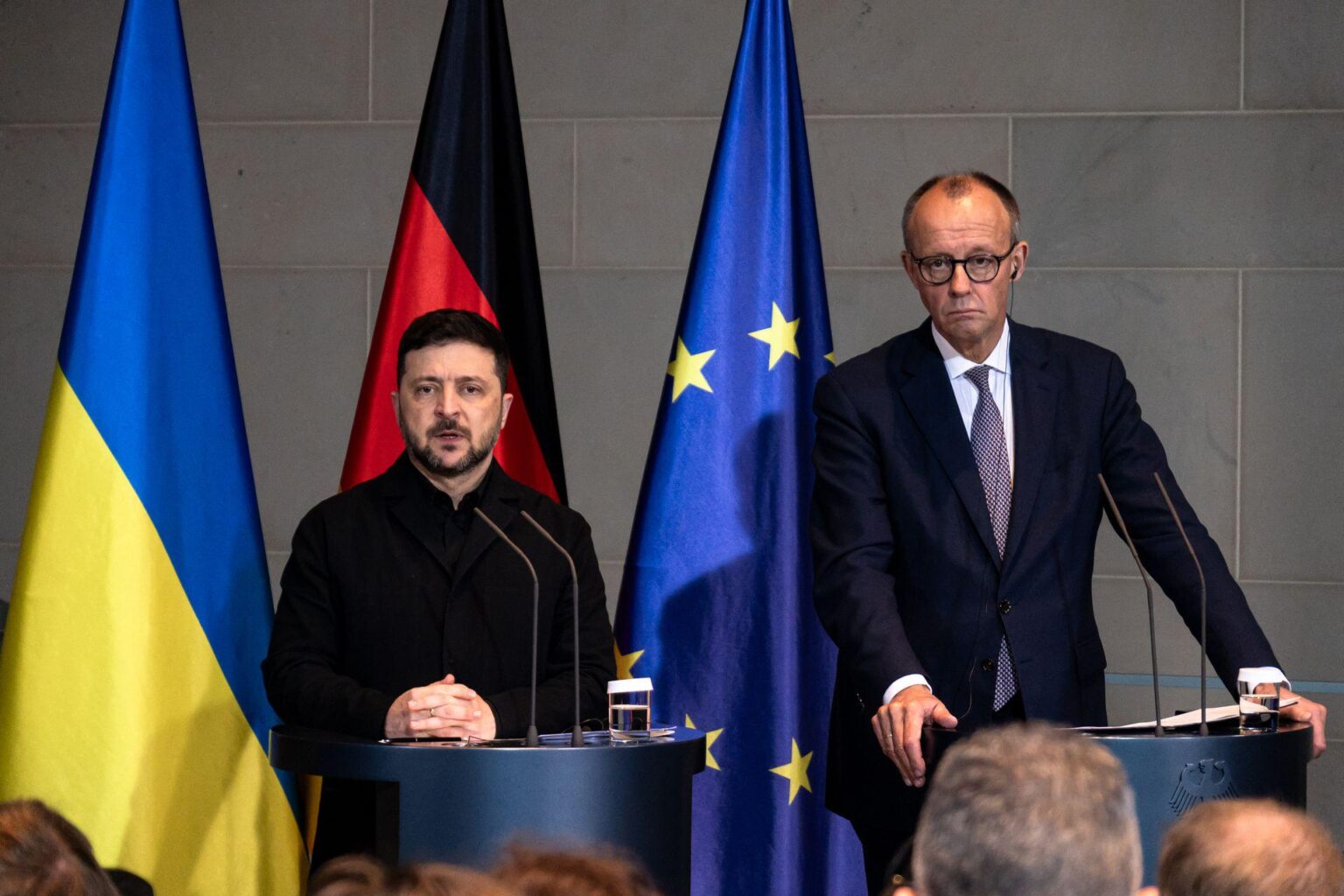 Westliche Friedenstruppen in der Ukraine könnten sich nach dem Waffenstillstand gegen russische Angriffe rächen, sagt Merz