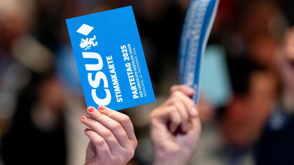 Bayern: CSU fordert Hymnenpflicht bei Zeugnisvergaben