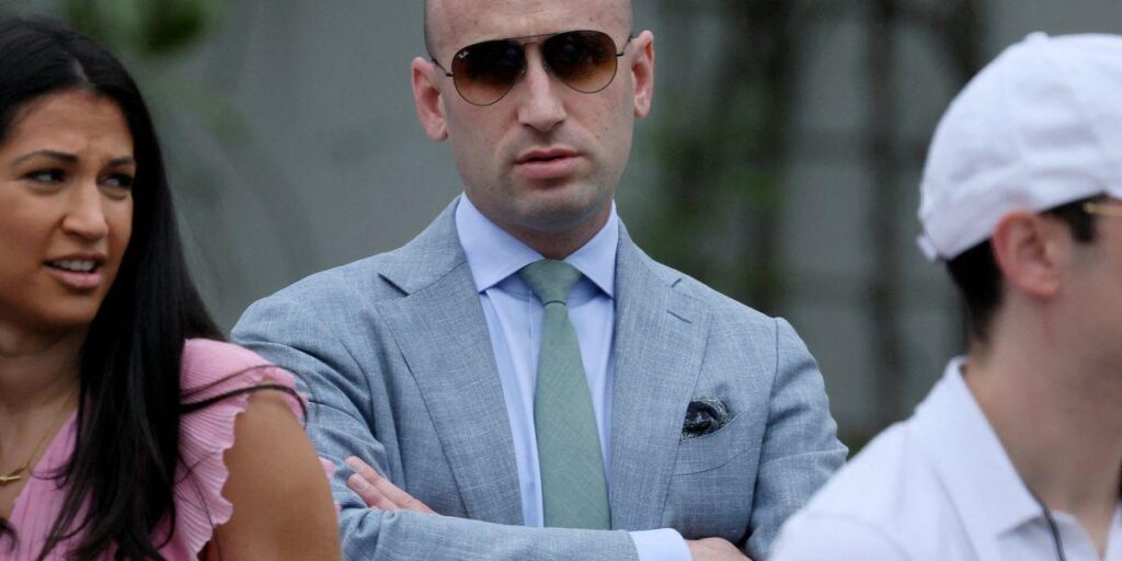 „Reine Idiotie“: Experten stürzen sich auf Stephen Millers Kommentare über die „braunen Menschen“ der Geschichte