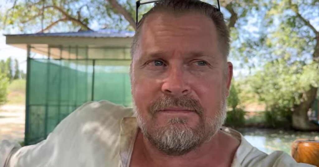Mann geht zu Fuß um die Welt: Karl Bushby beendet Reise nach 27 Jahren
