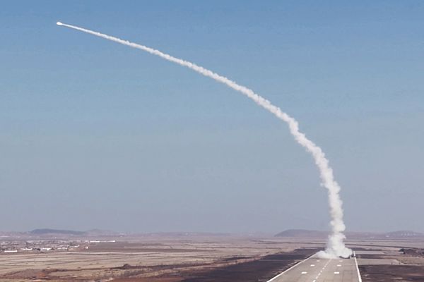 KCNA: Nordkoreanischer Führer überwacht Testfeuer einer neuen Luftabwehrrakete