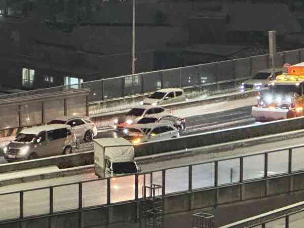 Fast 2.000 Meldungen wegen Schneeproblemen bei der Polizei von Seoul eingereicht