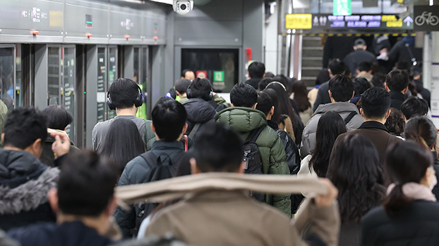 Seoul erhöht die morgendlichen Transitdienste nach Schneefall über Nacht
