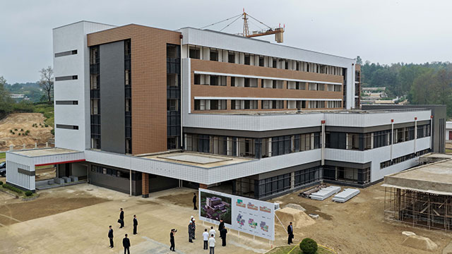 Nordkorea stellt zweites Krankenhaus im Rahmen der regionalen Entwicklungspolitik fertig