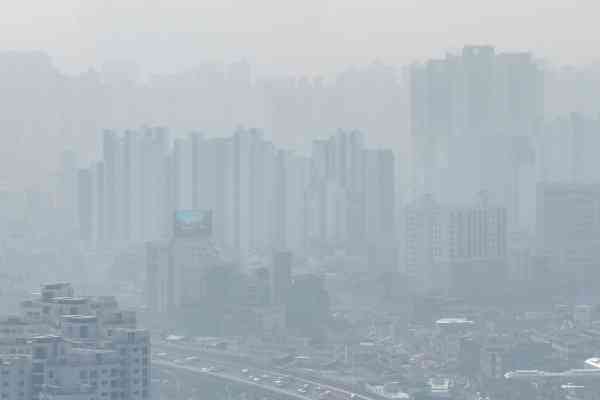 Die Stadt Seoul gibt am Montagnachmittag eine Warnung zu Ultrafeinstaub heraus