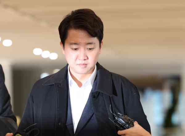 Oppositionsführer erscheint zur Untersuchung von Yoons angeblicher Einmischung in die Nominierung durch einen Sonderermittler