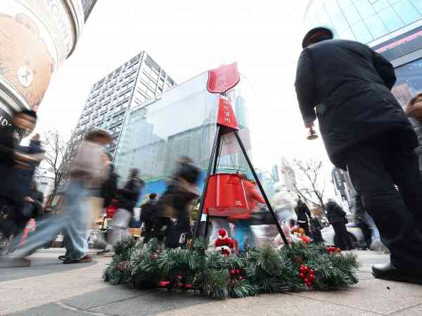 Kälteeinbruch hält die Nation an Weihnachten fest im Griff