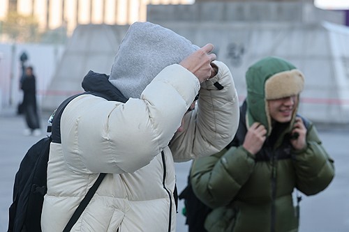 Die Kältewelle verstärkt sich, da die Temperaturen am Freitag landesweit sinken