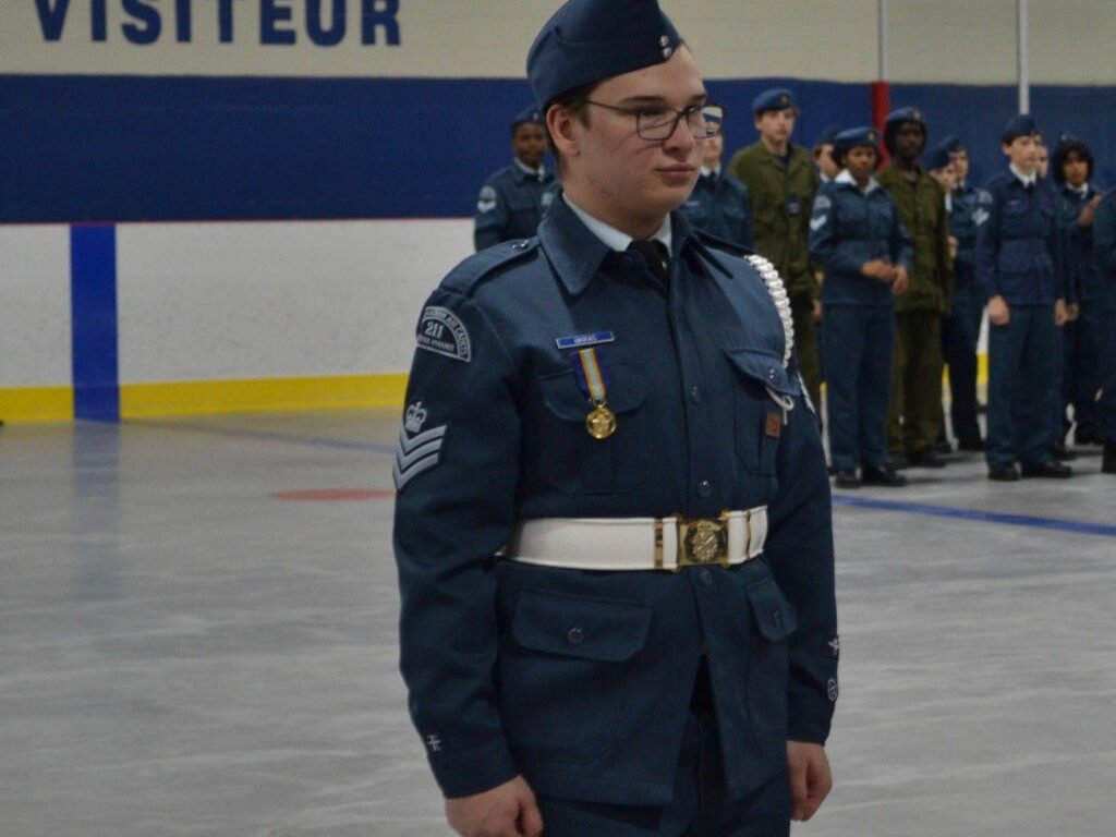271 Tage: Wie lange kann es dauern, sich in Kanada für das Militär anzumelden? Um der Rekrutierungskrise entgegenzuwirken, probiert die CAF neue Rekrutierungsinstrumente aus. Eine Gehaltserhöhung könnte helfen 271 Tage: Wie lange kann es dauern, sich in Kanada für das Militär anzumelden? Um der Rekrutierungskrise entgegenzuwirken, probiert die CAF neue Rekrutierungsinstrumente aus. Eine Gehaltserhöhung könnte helfen