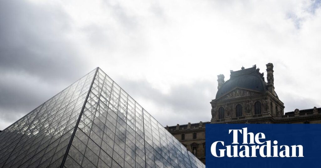 Laut Museum beschädigt Wasserleck im Louvre Hunderte Werke