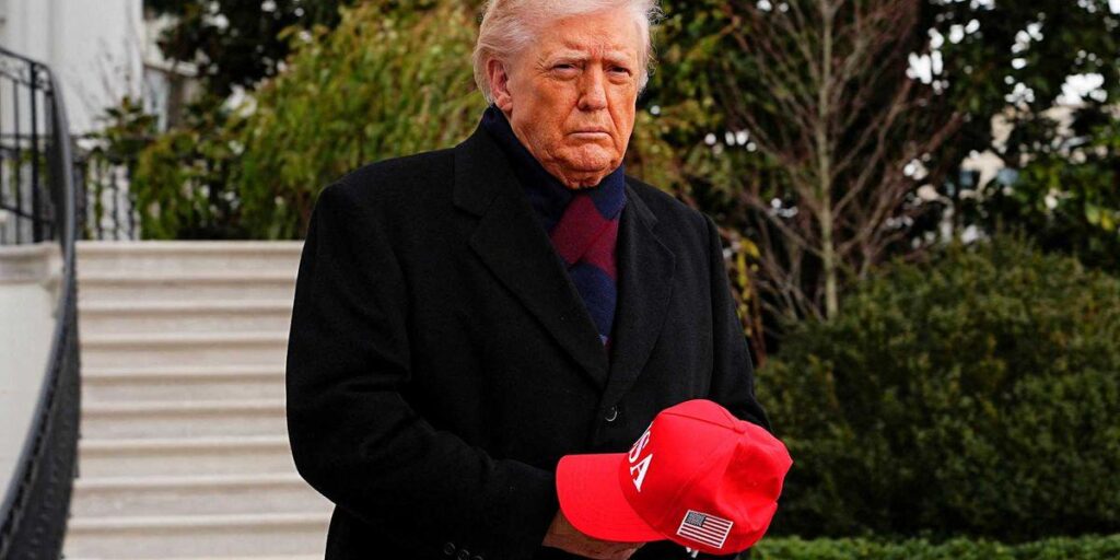 „Ok, Opa“: Beobachter heizen Trumps seltsame Schimpftirade auf der Weihnachtsfeier im Weißen Haus an
