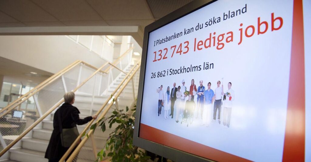 Lina, 50, bekommt gekürzte Vergütung: „Besorgter Blick auf die Menschen“
