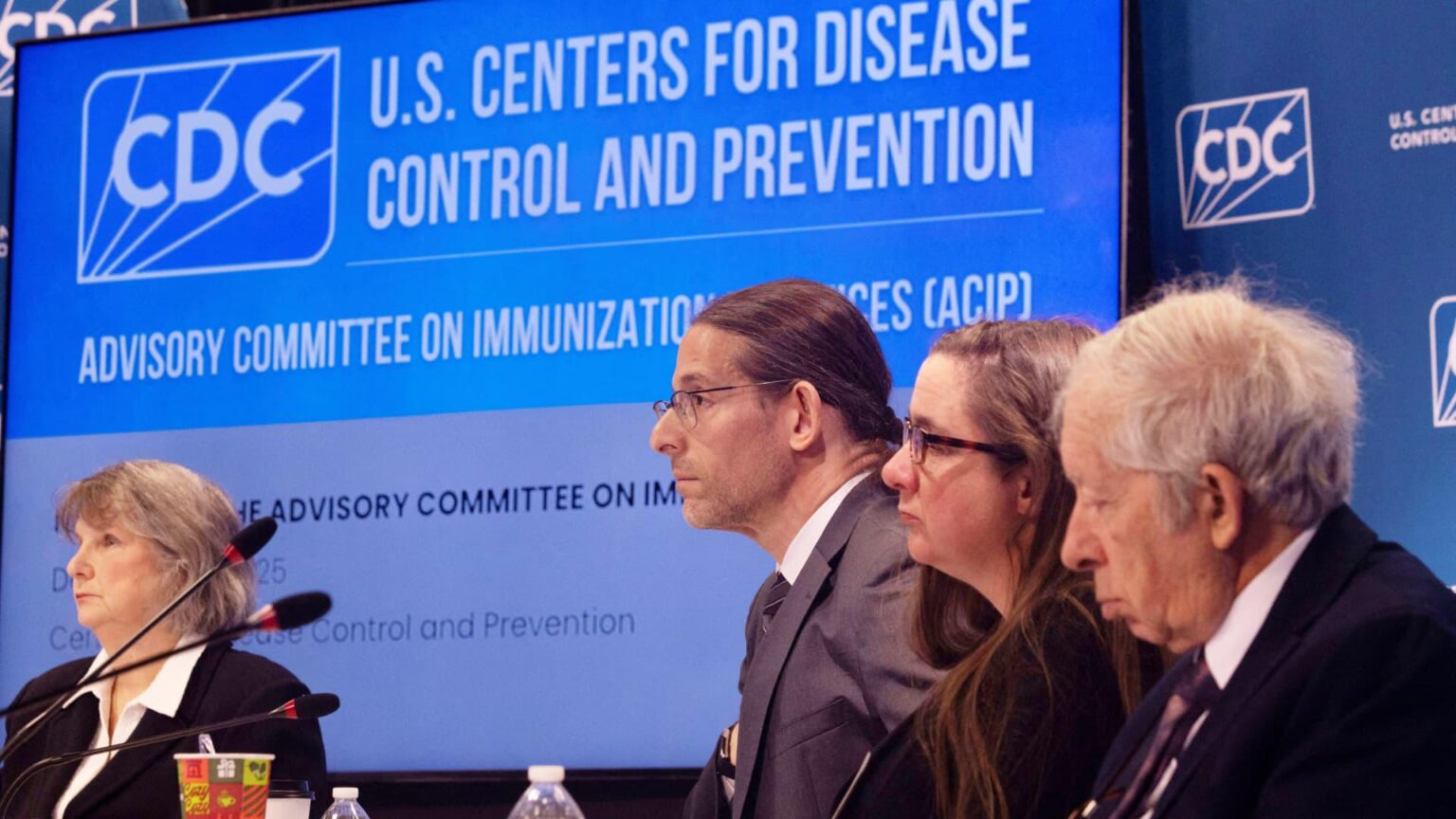 Das Impfgremium von RFK Jr. schwächt die Empfehlung zur Hepatitis-B-Impfung für Babys bei der Geburt ab und streicht die allgemeine Empfehlung