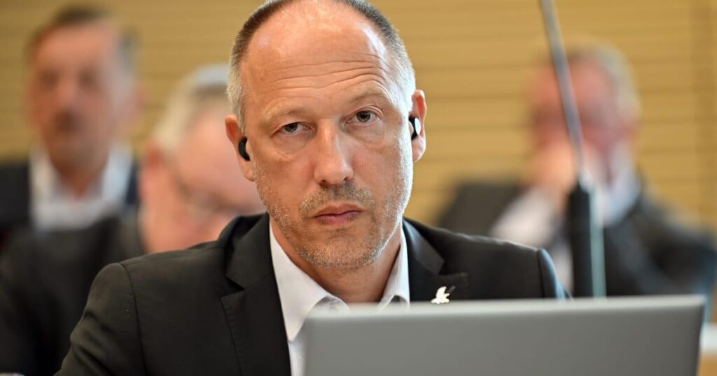 Deutschlands rechtsextreme AfD wird beschuldigt, Informationen für den Kreml gesammelt zu haben