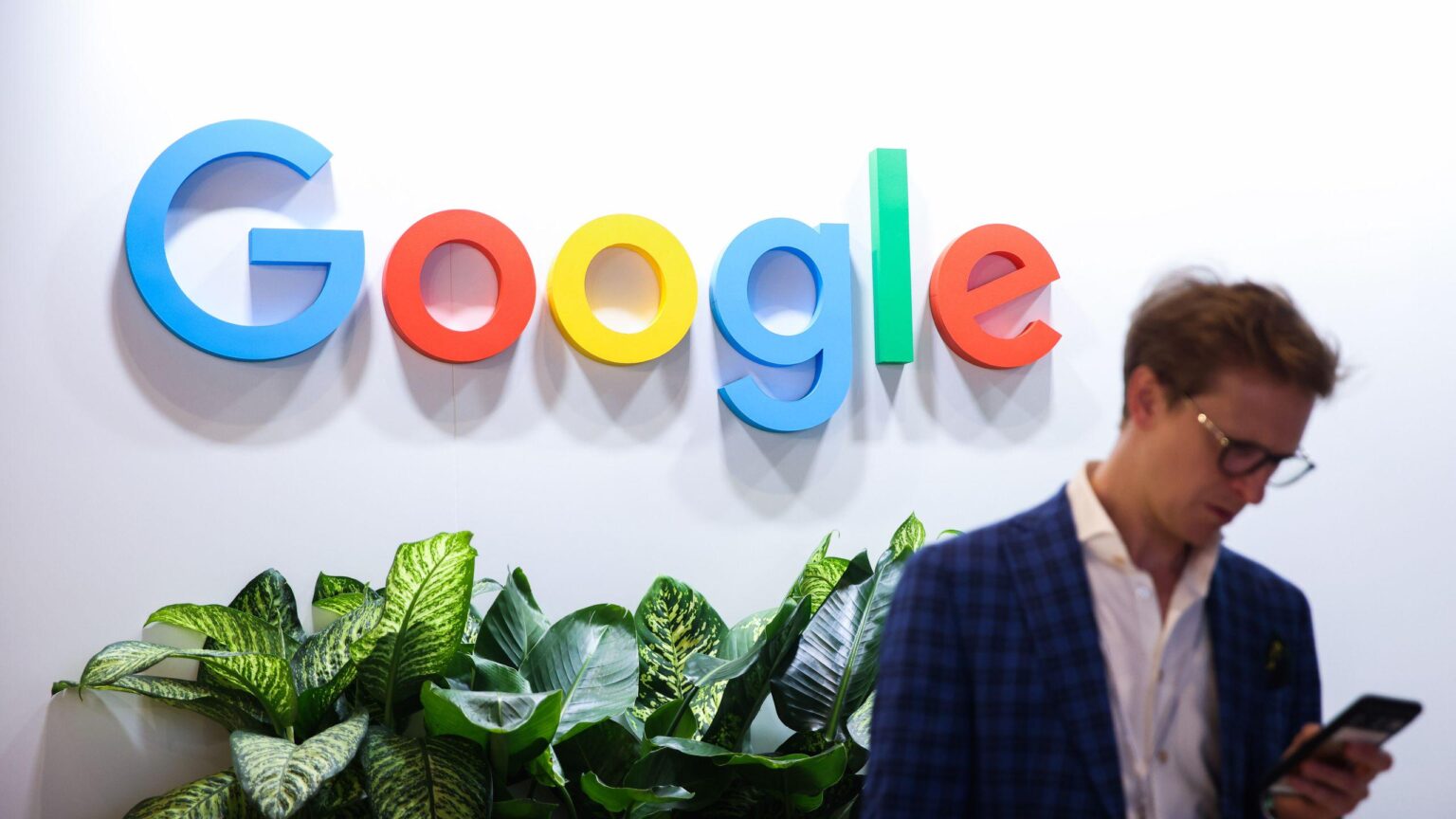 Das Kleingedruckte von Google kann Ihre Rechte aus dem vierten Verfassungszusatz kosten – der Oberste Gerichtshof von Pennsylvania erlaubt Behörden, ohne Durchsuchungsbefehl auf Ihren Suchverlauf zuzugreifen | Das Gericht sagt, dass die Akzeptanz der Datenschutzrichtlinie von Google den Verzicht auf Datenschutzrechte zur Folge hat und einen unberechtigten Zugriff auf die Suche ermöglicht.