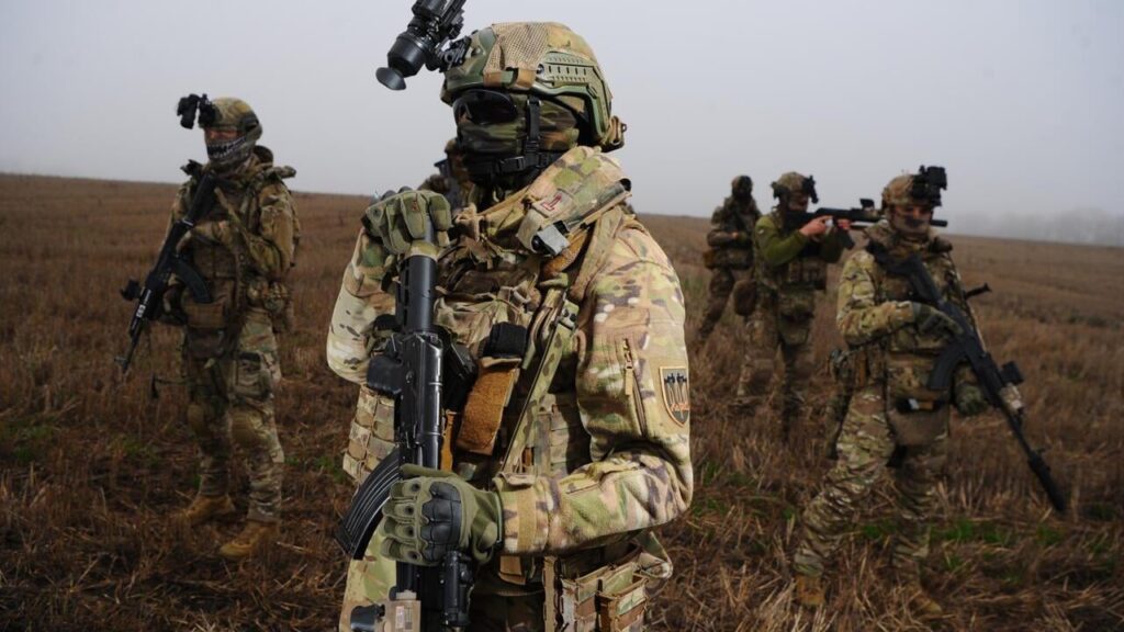Nairobi schlägt Alarm, weil Rekrutierer Kenianer in russische Kriegsanstrengungen locken: Kenia hat zugesagt, gegen ausländische Rekrutierungsnetzwerke vorzugehen, nachdem Hunderte seiner Bürger mit Arbeitsversprechen nach Russland gelockt und dann in Militärlager geschickt wurden