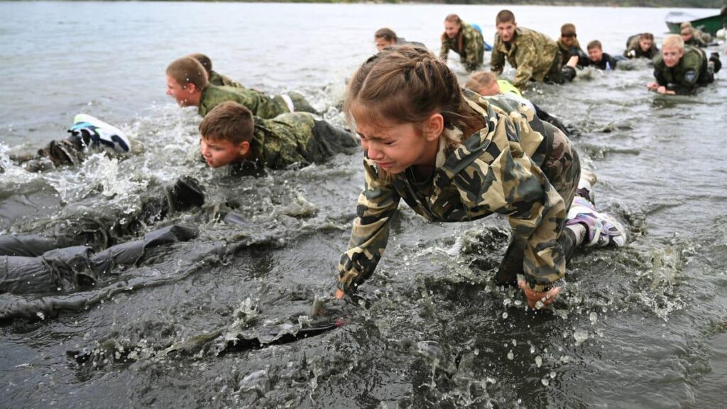 Umerziehung in Militärlagern: Russland verschleppt ukrainische Kinder wohl nach Nordkorea