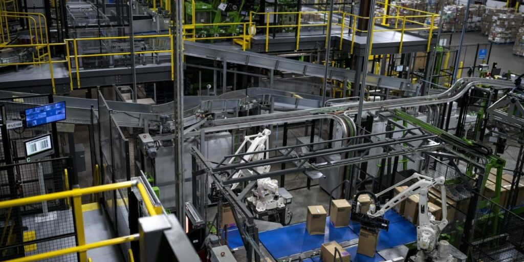 Sollte Walmart wirklich wie ein Technologieunternehmen handeln? Amerikas größter Einzelhändler wächst schnell im E-Commerce und könnte mit dem Wechsel an die Nasdaq weitere Fortschritte machen Sollte Walmart wirklich wie ein Technologieunternehmen handeln? Amerikas größter Einzelhändler wächst schnell im E-Commerce und könnte mit dem Wechsel an die Nasdaq weitere Fortschritte machen