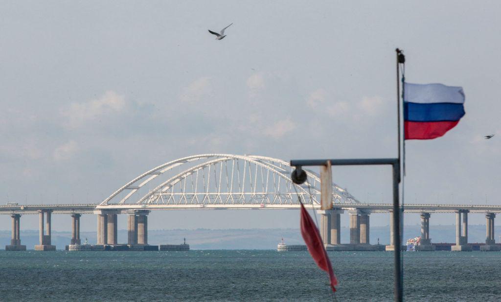 Die Ukraine bestätigt, dass zwei Schiffe und eine Ölpipeline bei einem Drohnenangriff auf die russische Region Krasnodar beschädigt wurden