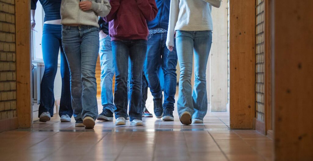 Drohungen und Gewalt an der Schule nehmen zu – studentische Hilfskräfte entlarvt