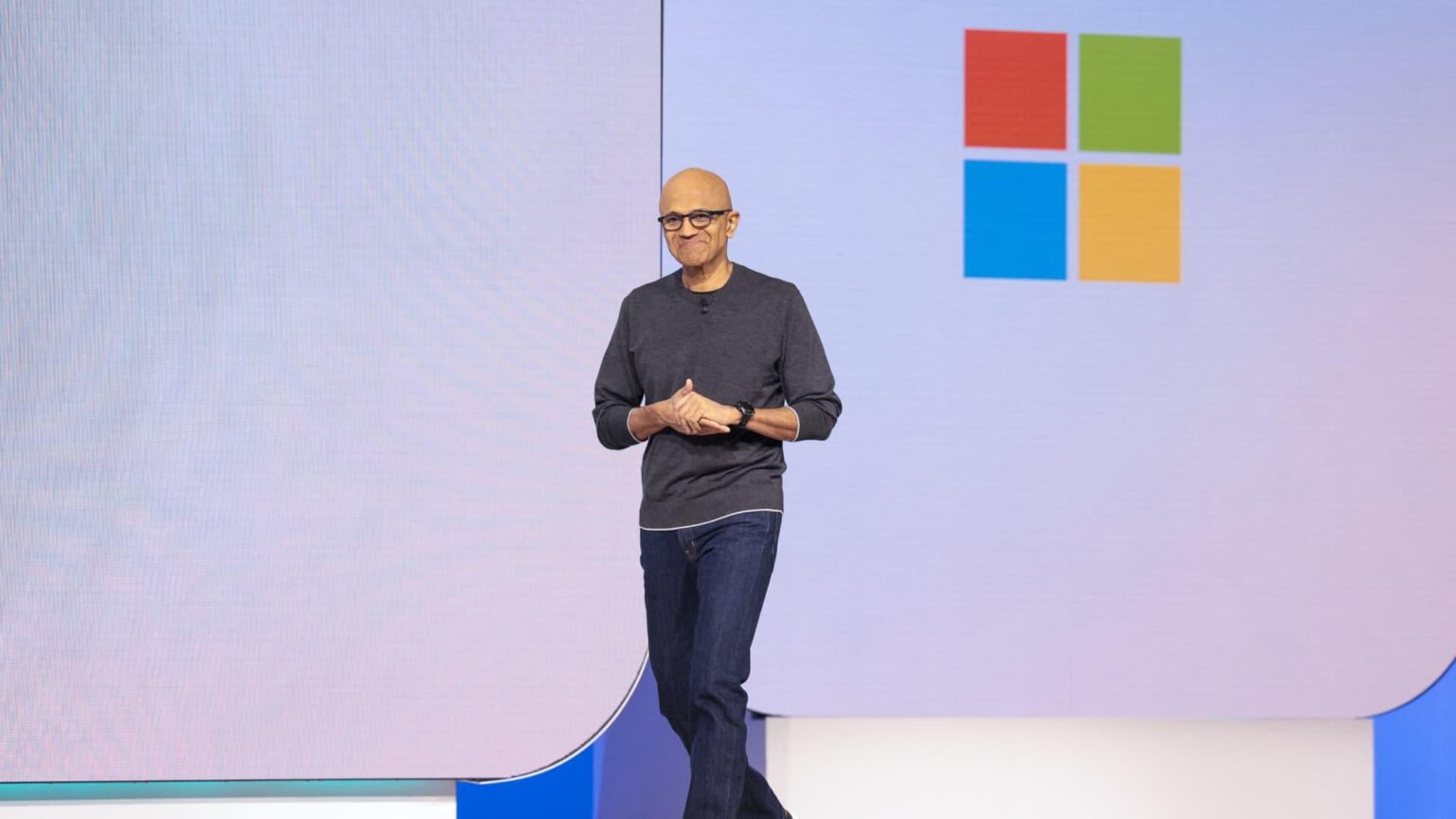 Die Microsoft-Aktie sinkt aufgrund von Berichten, dass die Verkäufe von KI-Produkten Wachstumsziele verfehlen